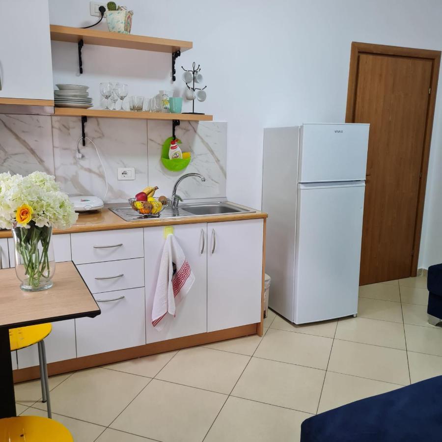 Mario Apartments 1 - Vlorë Buitenkant foto