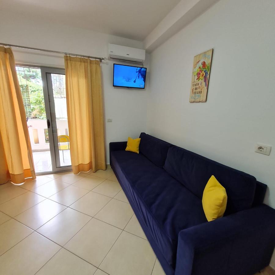 Mario Apartments 1 - Vlorë Buitenkant foto