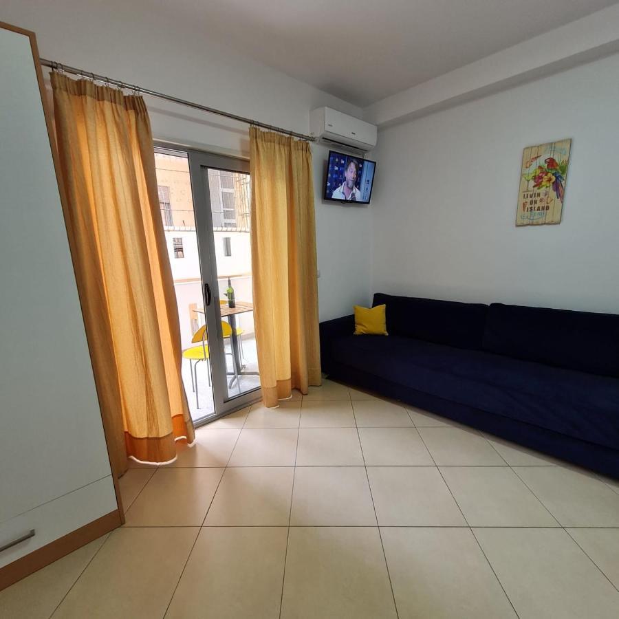 Mario Apartments 1 - Vlorë Buitenkant foto