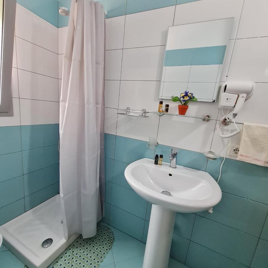Mario Apartments 1 - Vlorë Buitenkant foto